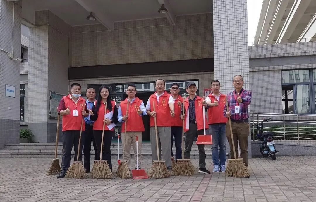 净化校园环境，筑牢健康防线——佛山技师学院开展爱国卫生大扫除活动 