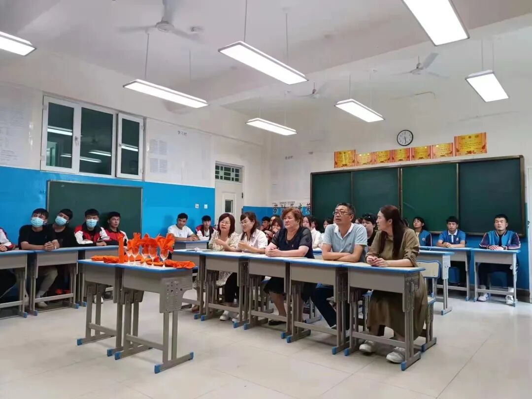 共筑梦想】张家口市技师学院(张家口机械工业学校)与新疆和硕高级中学